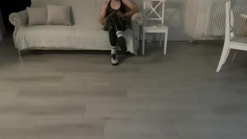 Snapshot of liferacw chatting on 10-24-25, 07:10 SofieXxxDoll online show from 10-24-25, 07:10