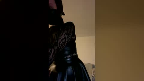 Snapshot of liferacw chatting on 12-19-25, 03:08 SofieXxxDoll online show from 12-19-25, 03:08