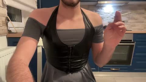 Snapshot of liferacw chatting on 01-11-26, 10:59 SofieXxxDoll online show from 01-11-26, 10:59