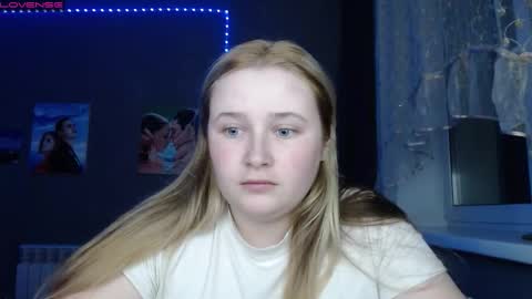 light_lunaa online show from 10-24-25, 12:56