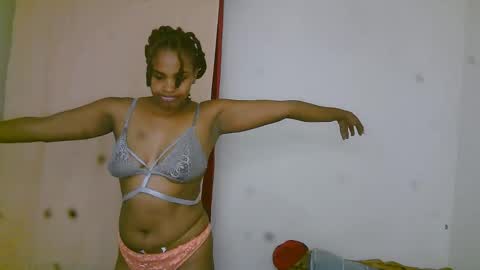 Snapshot of lightskin_maria chatting on 05-29-26, 07:12 Maria online show from 05-29-26, 07:12