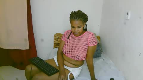 Snapshot of lightskin_maria chatting on 06-04-26, 04:13 Maria online show from 06-04-26, 04:13