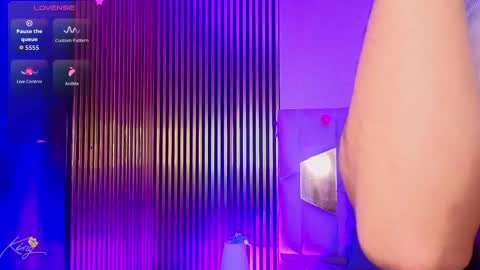 LIHIAN online show from 04-17-26, 12:19