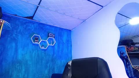 Daniel online show from 01-24-25, 03:34