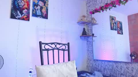 Daniel online show from 10-23-25, 01:54