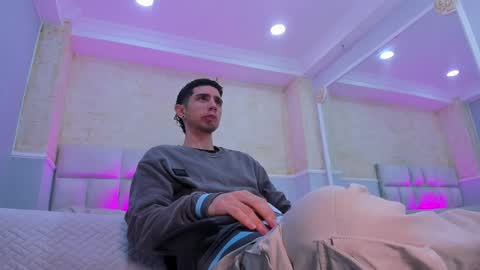 Snapshot of liiamhudson_ chatting on 03-02-25, 05:01 L I I A M online show from 03-02-25, 05:01