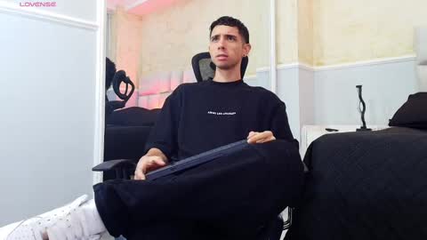 Snapshot of liiamhudson_ chatting on 03-11-25, 04:43 L I I A M online show from 03-11-25, 04:43