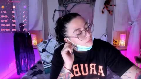 Snapshot of liiavega chatting on 10-22-25, 11:43 online show from 10-22-25, 11:43