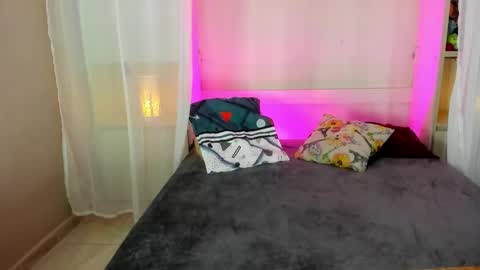 Snapshot of liiavega chatting on 11-10-25, 11:53 online show from 11-10-25, 11:53