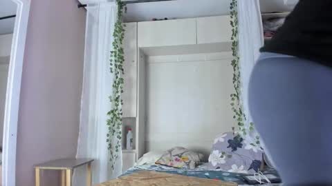 Snapshot of liiavega chatting on 11-28-25, 11:35 online show from 11-28-25, 11:35