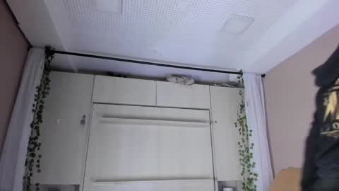 Snapshot of liiavega chatting on 12-02-25, 11:37 online show from 12-02-25, 11:37