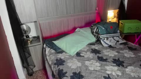 Snapshot of liiavega chatting on 12-04-25, 11:41 online show from 12-04-25, 11:41