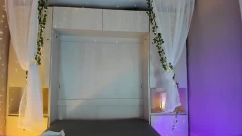 Snapshot of liiavega chatting on 12-18-25, 11:49 online show from 12-18-25, 11:49