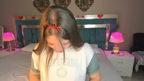 Snapshot of liiavelvet chatting on 04-02-26, 03:48 Lia online show from 04-02-26, 03:48