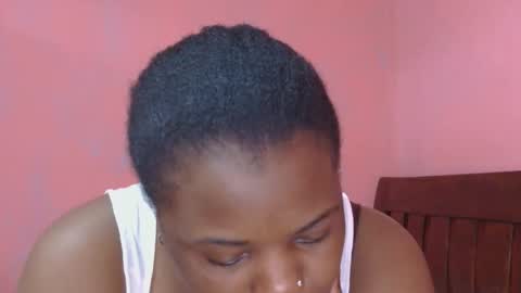 Snapshot of liilcutiee chatting on 09-18-25, 10:50 Lily online show from 09-18-25, 10:50