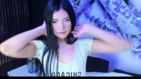 Snapshot of liinzy_rouse chatting on 12-01-25, 03:17 Brittany online show from 12-01-25, 03:17