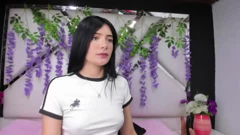 Snapshot of liinzy_rouse chatting on 12-14-25, 01:16 Brittany online show from 12-14-25, 01:16