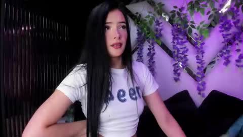 Snapshot of liinzy_rouse chatting on 03-10-26, 03:39 Brittany online show from 03-10-26, 03:39