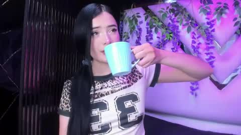 Snapshot of liinzy_rouse chatting on 03-13-26, 03:18 Brittany online show from 03-13-26, 03:18