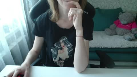 Snapshot of liissax chatting on 06-17-26, 04:52 Liissax online show from 06-17-26, 04:52
