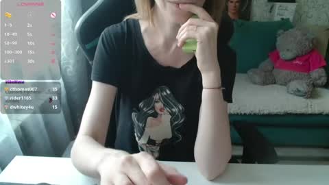 Snapshot of liissax chatting on 06-30-26, 04:19 Liissax online show from 06-30-26, 04:19