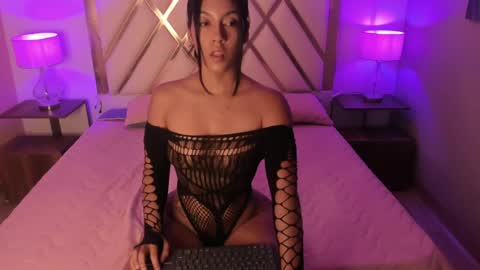 Snapshot of liizjones chatting on 05-25-26, 09:32 LiizJones online show from 05-25-26, 09:32