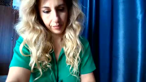 Mia                   Onlyfans link -  online show from 06-30-26, 04:24