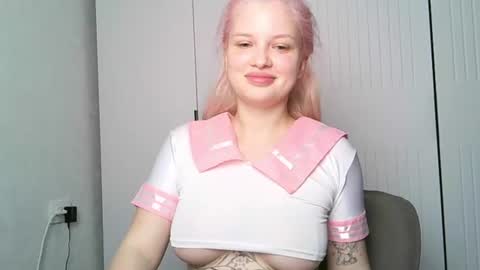 Snapshot of like_sun chatting on 06-15-26, 07:05 Call me Anna online show from 06-15-26, 07:05