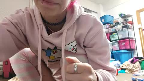 Snapshot of likemyashe chatting on 12-17-24, 06:35 LikeMyAshe online show from 12-17-24, 06:35