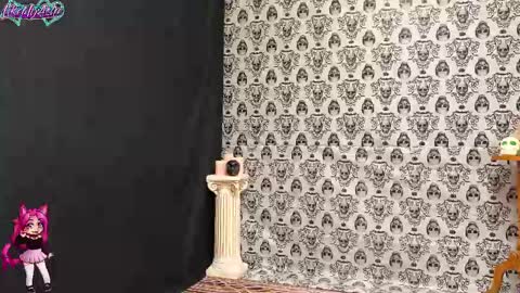 Snapshot of likemyashe chatting on 10-06-25, 08:12 LikeMyAshe online show from 10-06-25, 08:12