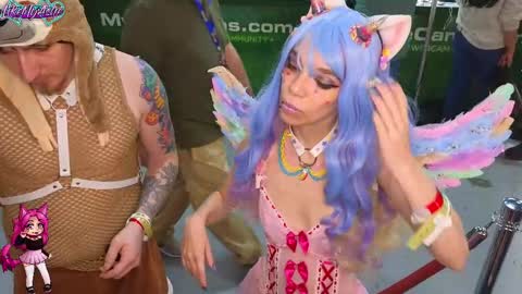 Snapshot of likemyashe chatting on 10-25-25, 08:36 LikeMyAshe online show from 10-25-25, 08:36