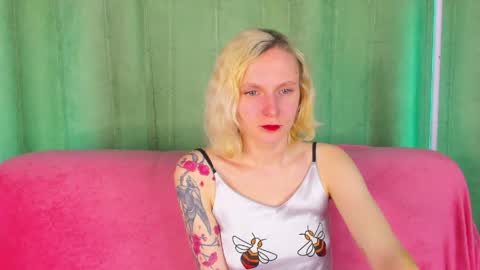 Snapshot of likilip chatting on 04-02-26, 01:14 likilip online show from 04-02-26, 01:14