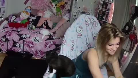 Lil Bunny online show from 12-30-24, 03:13