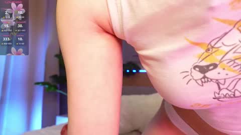 Snapshot of lil__fleur chatting on 02-20-26, 08:42 Lilian online show from 02-20-26, 08:42