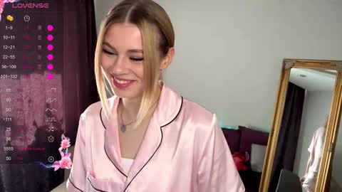 Snapshot of lil_elisa chatting on 10-06-25, 09:51 Elisa  online show from 10-06-25, 09:51