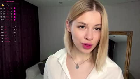 Snapshot of lil_elisa chatting on 10-17-25, 07:11 Elisa  online show from 10-17-25, 07:11