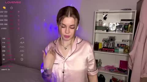 Snapshot of lil_elisa chatting on 11-03-25, 09:10 Elisa  online show from 11-03-25, 09:10