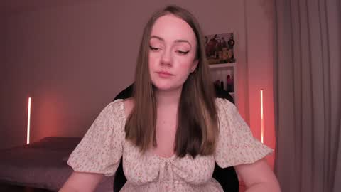 Snapshot of lil_happiness chatting on 01-26-25, 08:23 for free registration 3 online show from 01-26-25, 08:23