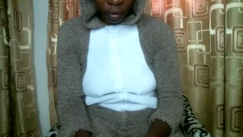 Snapshot of lil_paula chatting on 04-19-26, 11:42 serenity online show from 04-19-26, 11:42