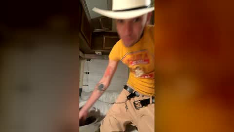 lil_pepino online show from 06-09-26, 05:08
