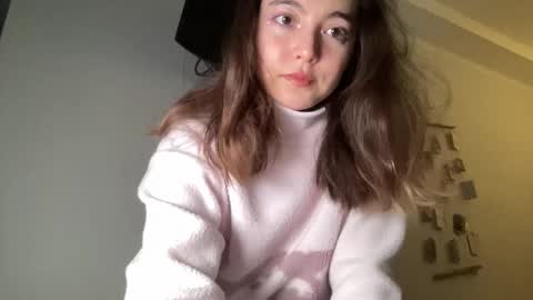 Snapshot of lil_pupsik chatting on 02-07-26, 05:22 Elina online show from 02-07-26, 05:22