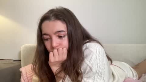 Snapshot of lil_pupsik chatting on 02-12-26, 05:57 Elina online show from 02-12-26, 05:57