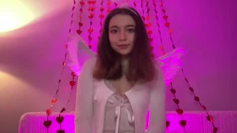 Snapshot of lil_pupsik chatting on 02-14-26, 05:59 Elina online show from 02-14-26, 05:59