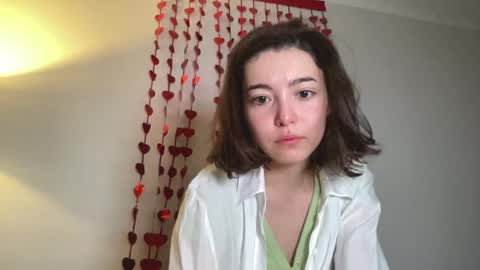 Snapshot of lil_pupsik chatting on 04-02-26, 04:32 Elina online show from 04-02-26, 04:32