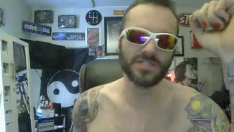 Snapshot of lil_tea_break_6996 chatting on 02-23-25, 01:10 t online show from 02-23-25, 01:10