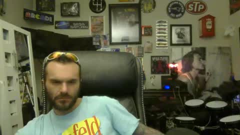 Snapshot of lil_tea_break_6996 chatting on 02-25-25, 07:20 t online show from 02-25-25, 07:20
