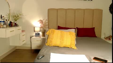 Snapshot of lil_vivien chatting on 03-18-26, 06:16 missy online show from 03-18-26, 06:16