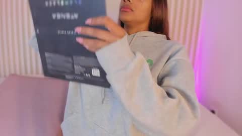 L I L A   online show from 02-09-25, 08:56