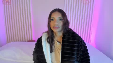 L I L A   online show from 12-21-25, 03:57