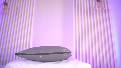 L I L A   online show from 04-29-26, 03:43
